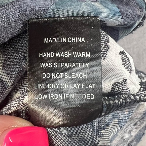 Calessa Burn Out Velvet Wire Collar Zip Neck 3/4 Sleeve Tunic Black Causal Small - Picture 3 of 11